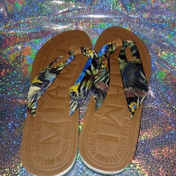 🎉Robin Ruth Miami Tropical Print Flip Flops - Picture 6 of 8